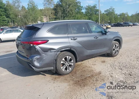 2020 Toyota Highlander Xle z USA, uszkodzony, nr VIN 5TDGZRBH4LS029675